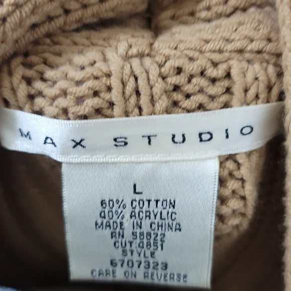 Cardigans 🤎🤎 - Picture 3 of 3